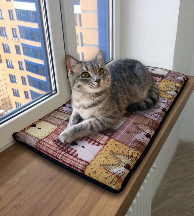 Katės pagalvė su raštais