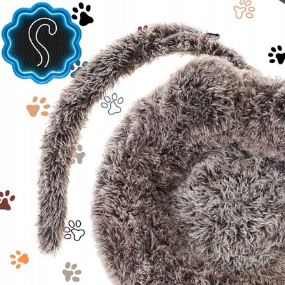 Minkštas, pūkuotas guolis katei rudas