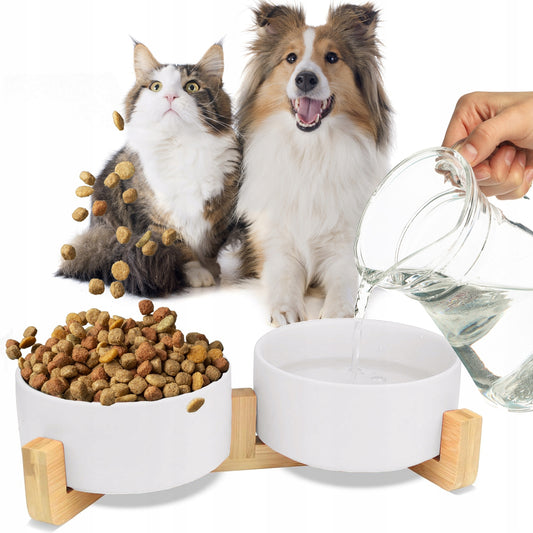 Dvigubas keraminis šuns/katės dubuo ant medinio stovo 2x400ml, baltas